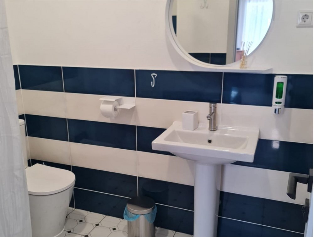 Стандартный 4-местный с удобствами №2 (2 этаж)