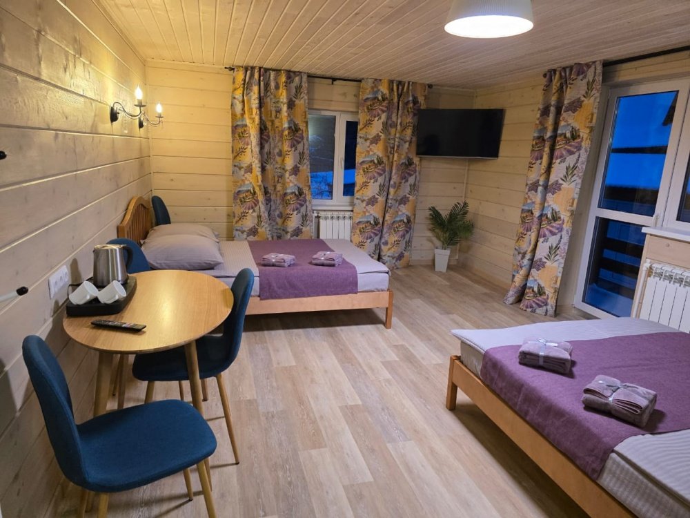 Стандартный 4-местный с удобствами №6 (3 этаж)