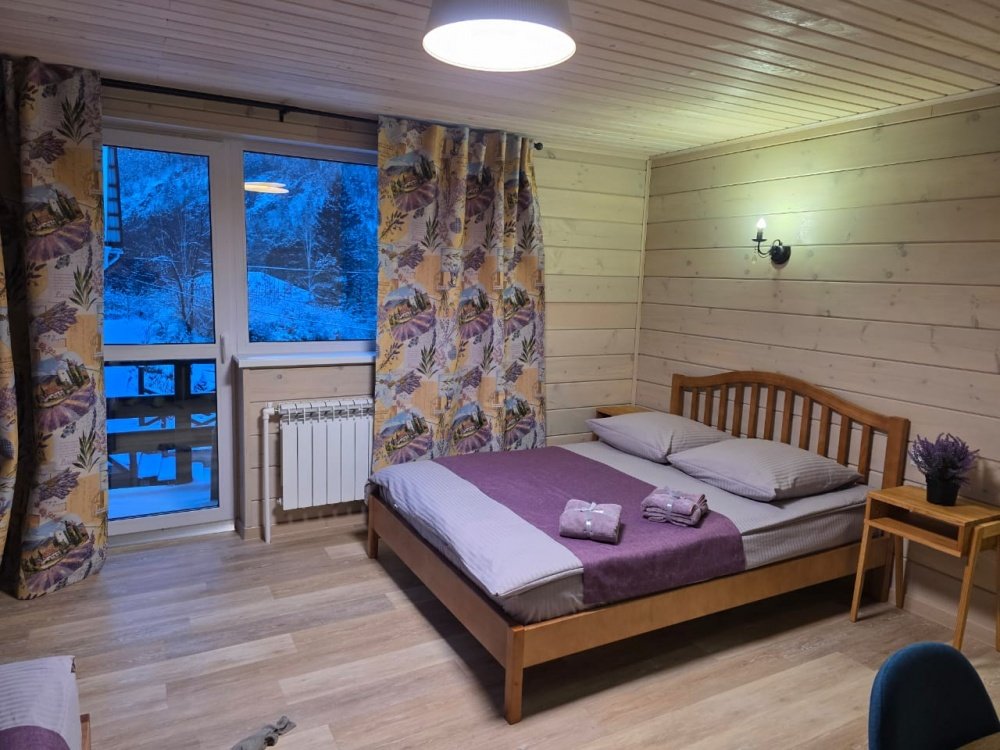 Стандартный 4-местный с удобствами №6 (3 этаж)