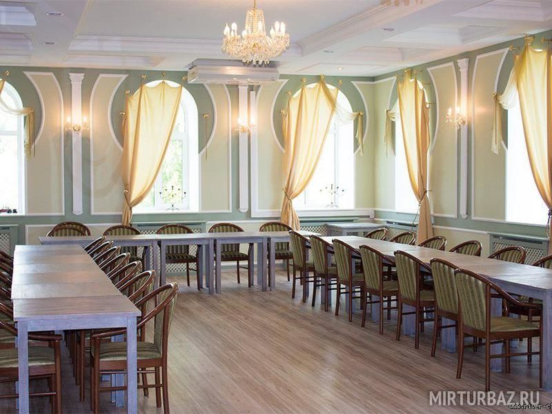 Банкетный зал — Загородный клуб «Волхов мост», Чудово