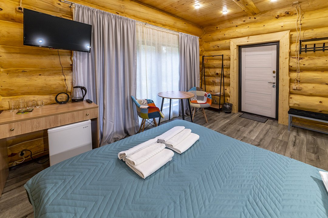 Номер 2-местный К4 (1 этаж, вид на озеро)