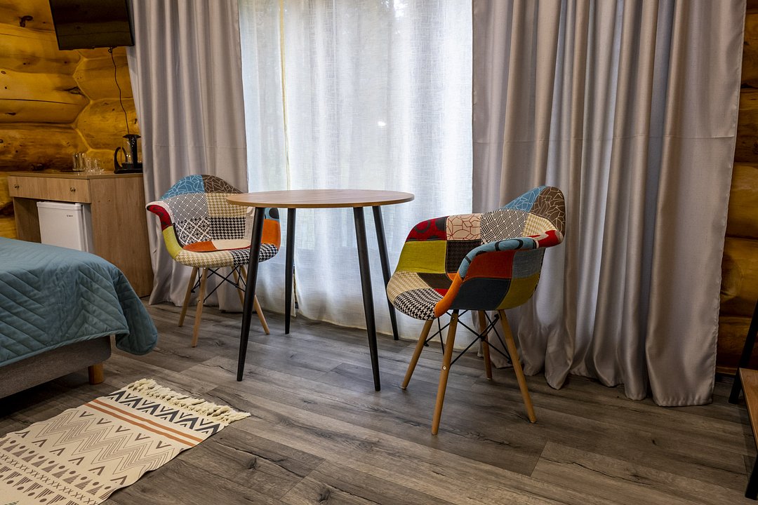 Номер 2-местный К4 (1 этаж, вид на озеро)