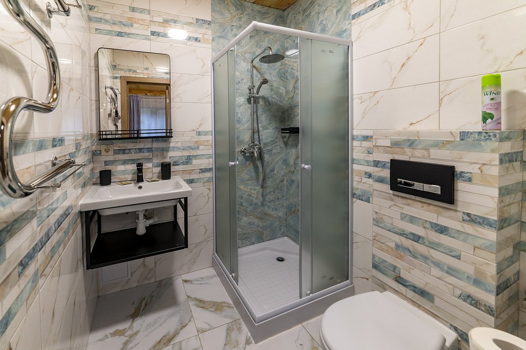 Номер 2-местный К4 (1 этаж, вид на озеро)