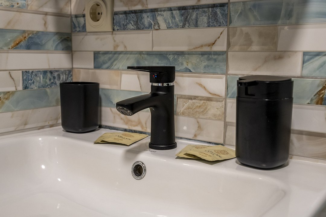 Номер 2-местный К4 (1 этаж, вид на озеро)