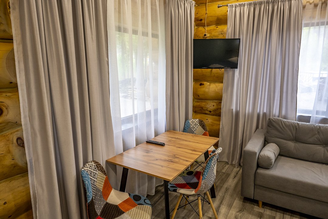 Номер 2-местный К4 большой (1 этаж, вид на территорию)