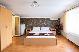 Семейный 3-4 местный номер с балконом 3 этаж, Гостевой дом Счастье в доме, Геленджик
