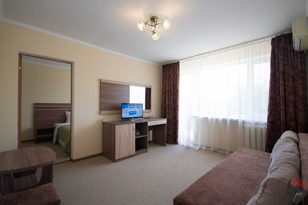 Номер 2-местный 2-комнатный (6-этажный корпус)