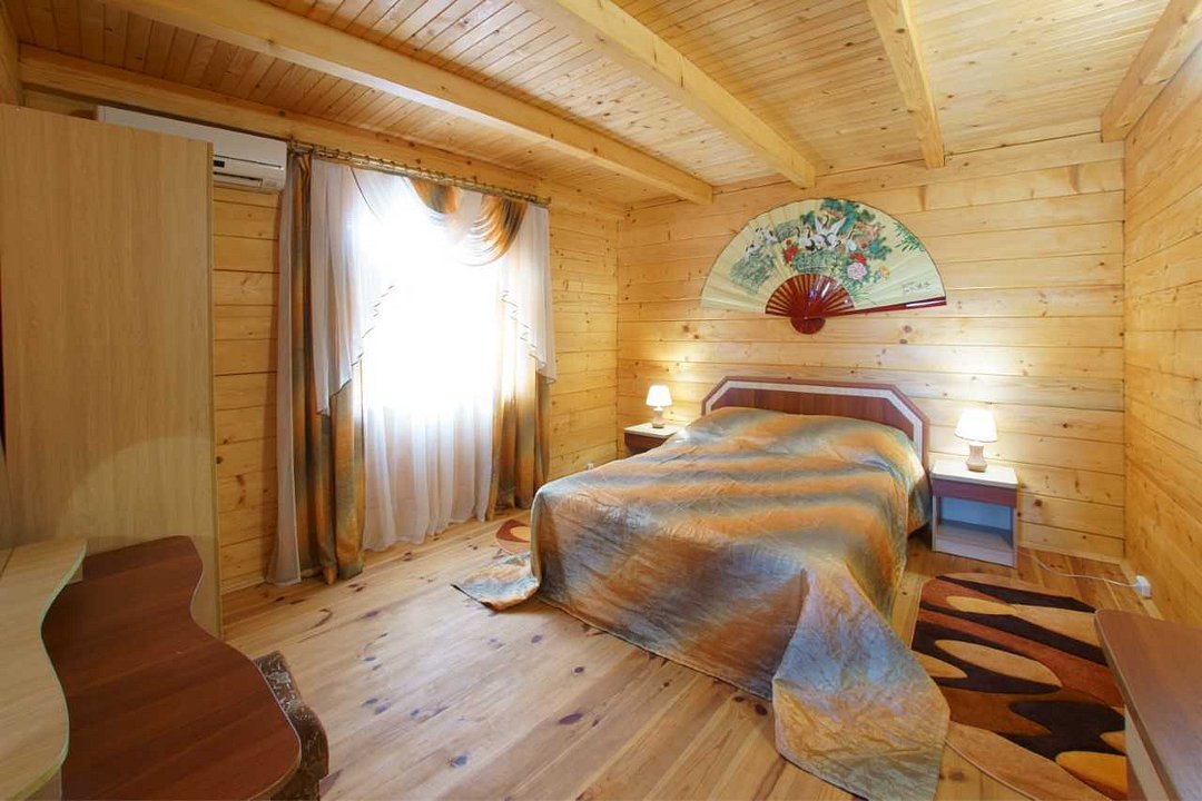 Номер 2-местный 3-комнатный (деревянный коттедж, 1 этаж)