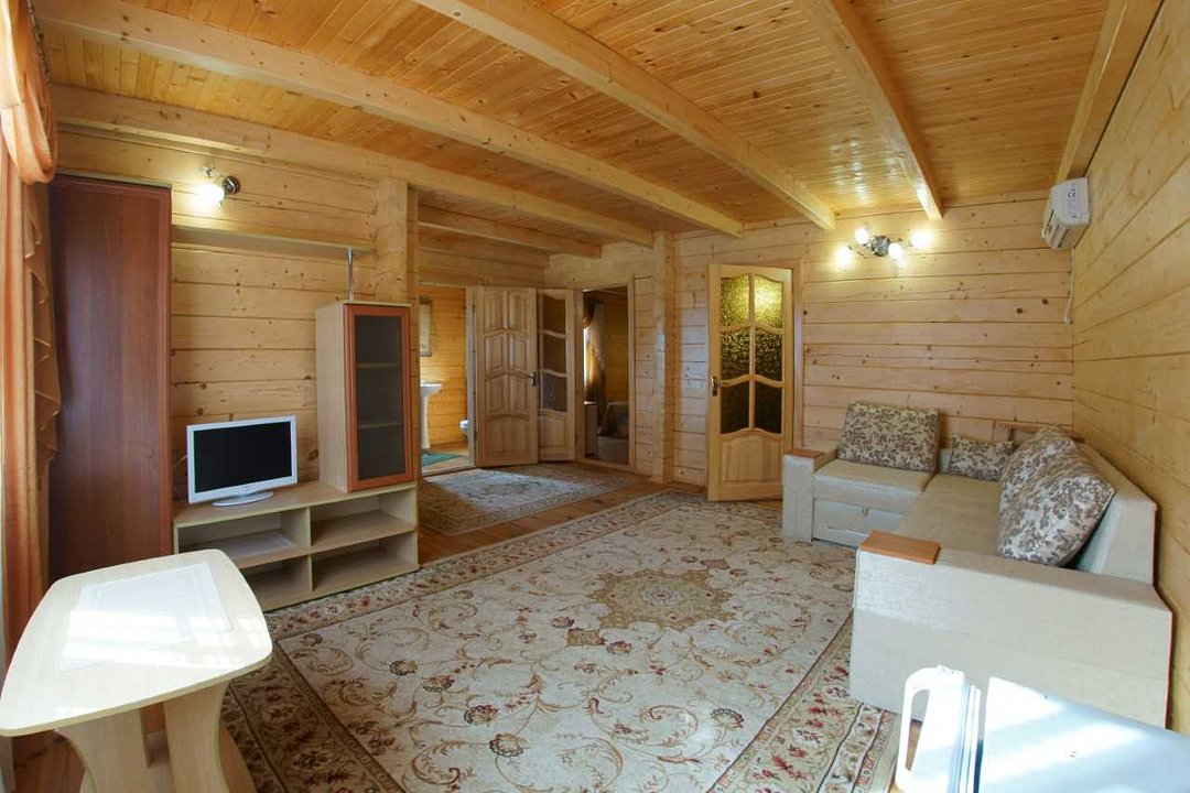 Номер 2-местный 3-комнатный (деревянный коттедж, 1 этаж)