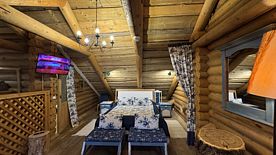 Люкс мансарда с люкарной с двуспальной кроватью, Отель Чеховская дача, Звенигород