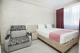 Трехместные апартаменты (первый этаж), Гостевой дом Alba Inn Apartments, Красная поляна