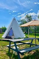 Типи с купелью, Типи-кемпинг ДесЛес, Коситчено