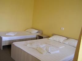 Трёхместный номер Comfort с балконом, Гостевой дом Добрый Бобр, Темрюкский район