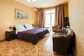 Двухместный люкс с балконом (двуспальная кровать), Гостевой дом Art Home, Сочи