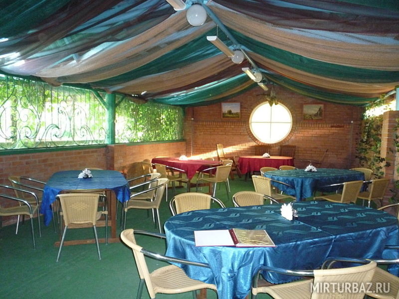 Летняя банкетная беседка
