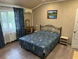 Двухместный номер Standard с видом на внутренний двор (двуспальная кровать), Гостевой дом Ключевой 9, Сочи