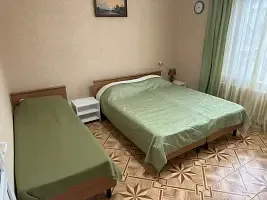 Трёхместный номер Standard с видом на внутренний двор, Гостевой дом Ключевой 9, Сочи