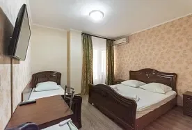Трёхместный номер Комфорт с балконом, Гостевой дом Фиеста, Кабардинка