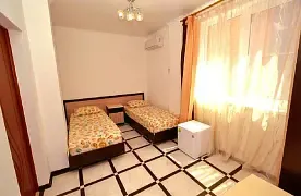Двухместный полулюкс (2 отдельные кровати), Гостевой дом В гостях у Светланы, Анапа