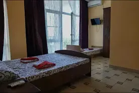 Трёхместный люкс с балконом, Гостевой Дом Моно Лиза, Витязево