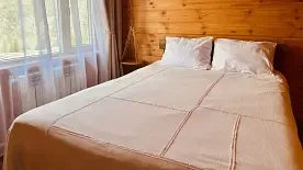 Двухместный с 1 двуспальной кроватью, мини-кухней и видом на горы Номера: 6, База отдыха Красные ворота, село Акташ