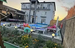 Бассейн — Гостевой дом «Загородный дом Рива», Кучугуры