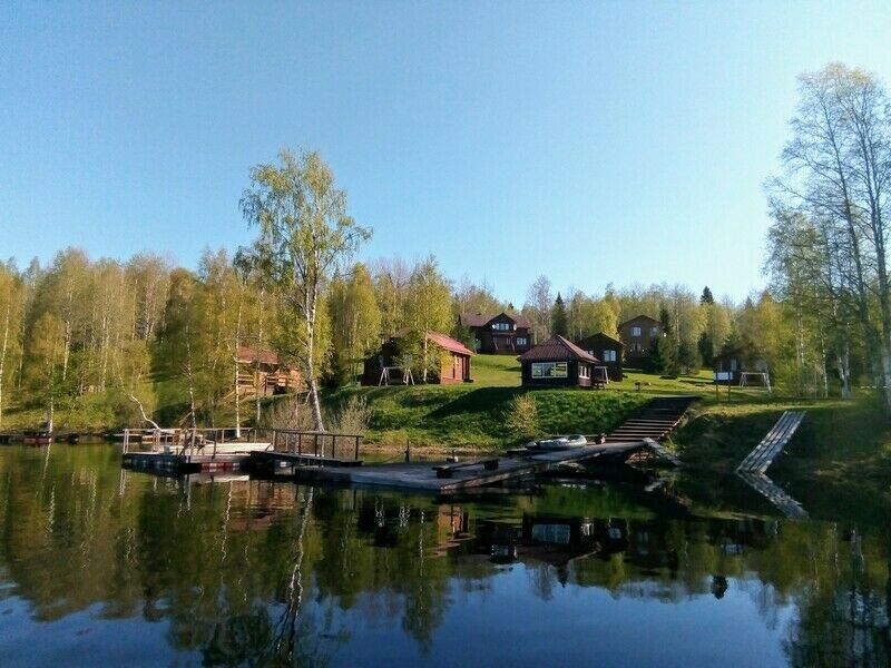 Лесное озеро Карелия база отдыха