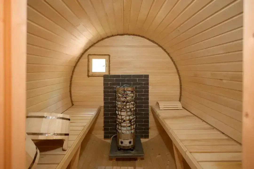 Баня-бочка для гостей коттеджа A-frame Grey — Коттеджный комплекс «Ёlki», Слободской район