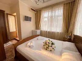 Двухместные апартаменты Comfort с балконом (двуспальная кровать), Гостевой дом Пафос, Геленджик