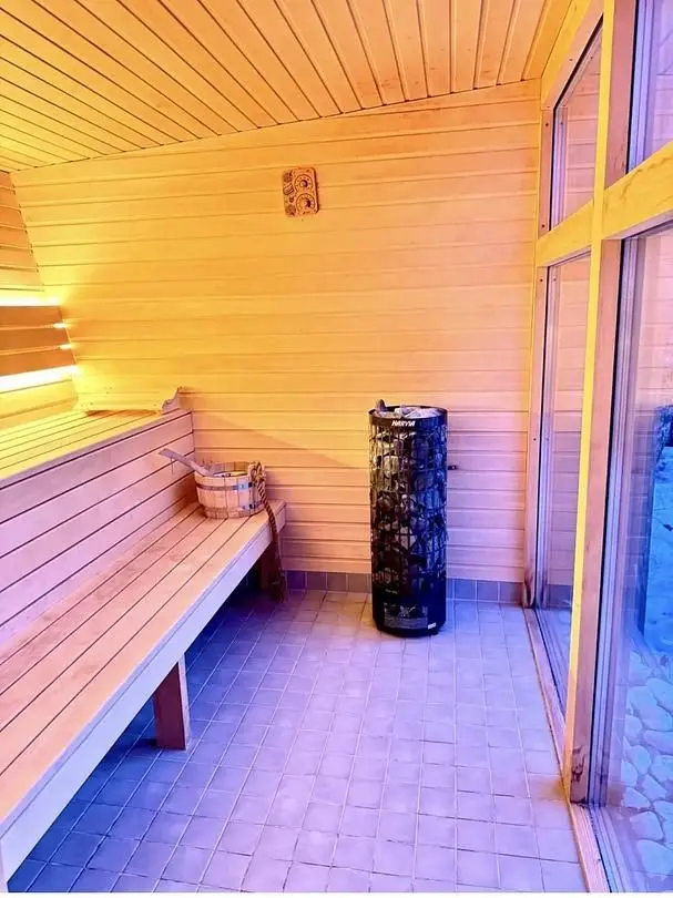 Панорамная сауна — Гостевой дом «Дубль-Дом в Green Forest Club», Мышенское