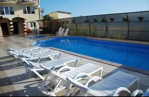 Бассейн — Гостевой дом «LooBeach SeaView», Лоо