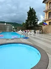 Бассейн — Гостевой дом «LooBeach SeaView», Лоо