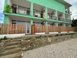 Стандарт трехместный с балконом, Гостевой дом Кипарис, Судак