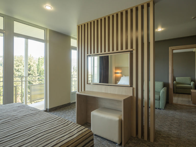 Люкс 4-местный 2-комнатный (VIP корпус 2)