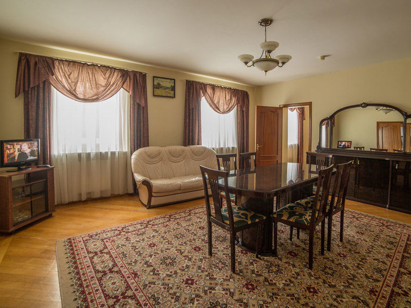 Стандартный 4-местный 3-комнатный (с больной гостиной, корпус Гостевой)