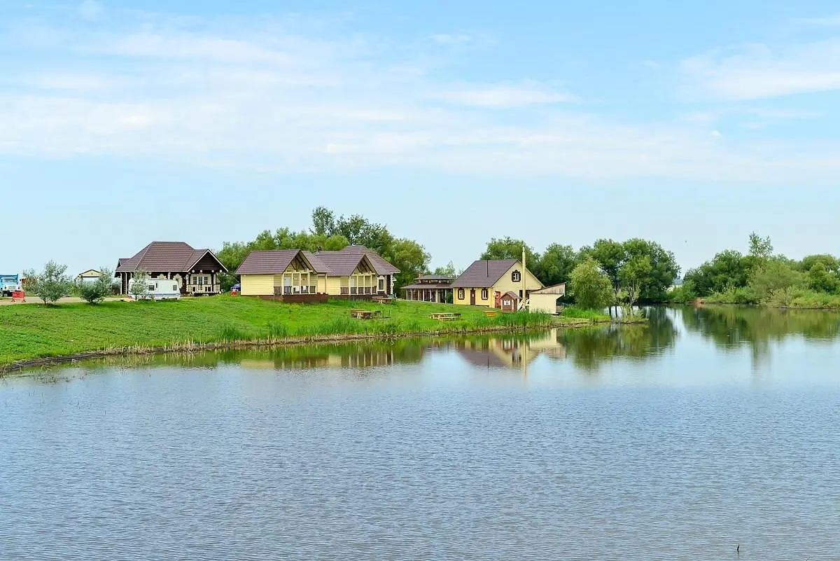 База отдыха Калина Красная (бывш. «Белокуриха Village»), село Новоторышкино, Алтайский край