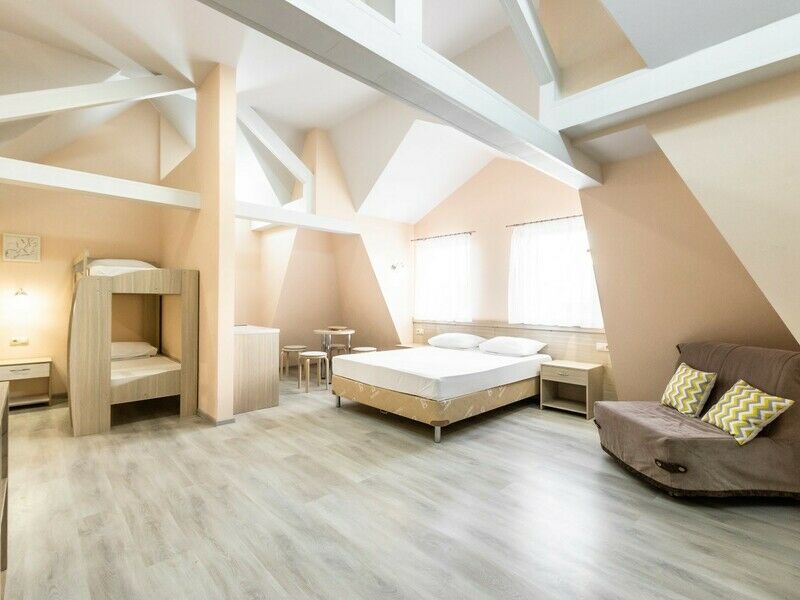 Полулюкс студия 5-местный