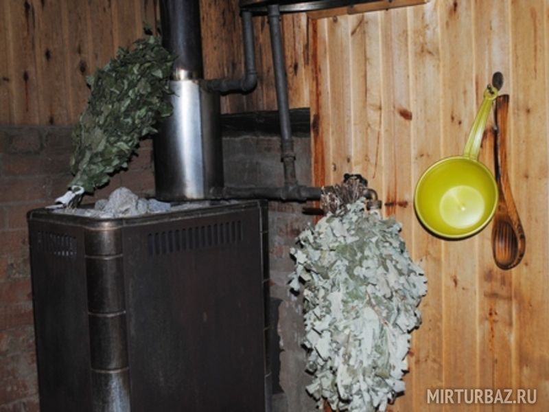 Камин и веник