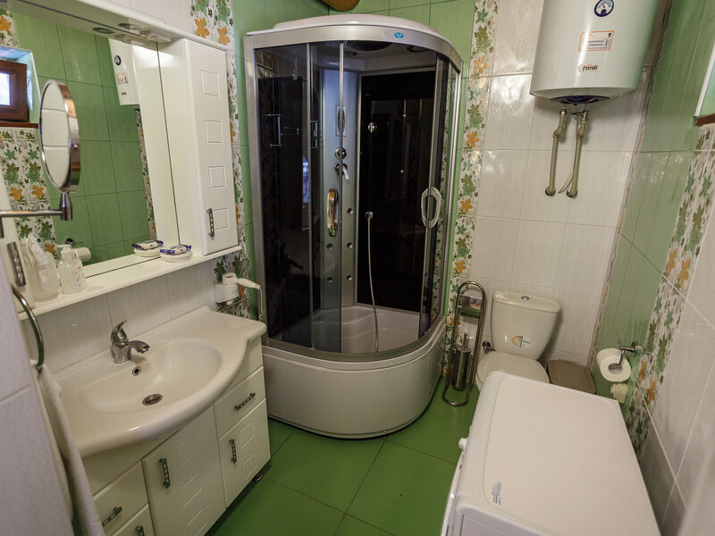 Люкс 3-местный 3-комнатный (в Зеркальном срубе)