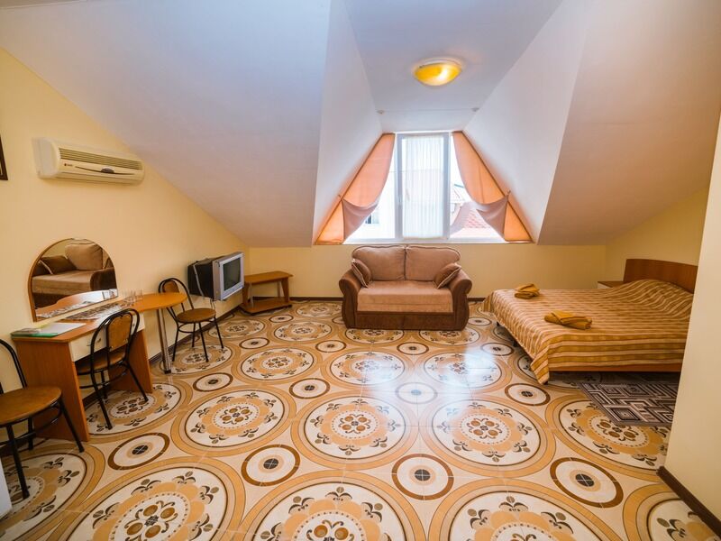 Стандартный 3-местный 2-категории без вида на море корп. 2