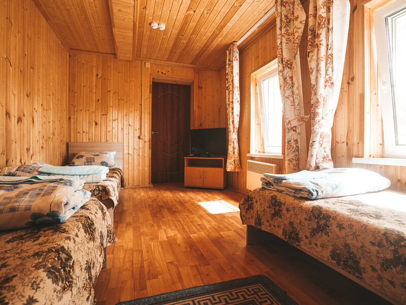 Стандартный 3-местный (корпус 1 или в домике 1-13)