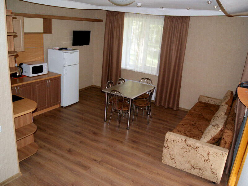 Коттедж 4-местный №23