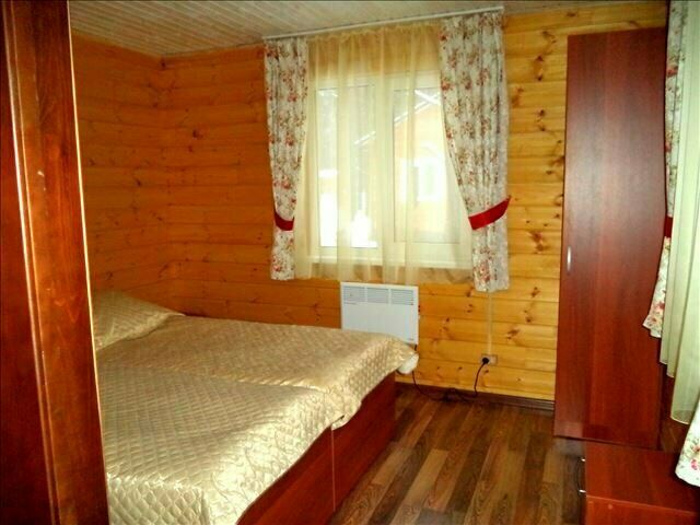 Можно сделать одно двухспальное место