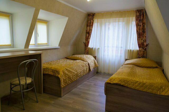 Две односпальные кровати