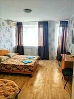 Большой двухместный номер с 1 кроватью и диваном, База отдыха Чайка, Цимлянск