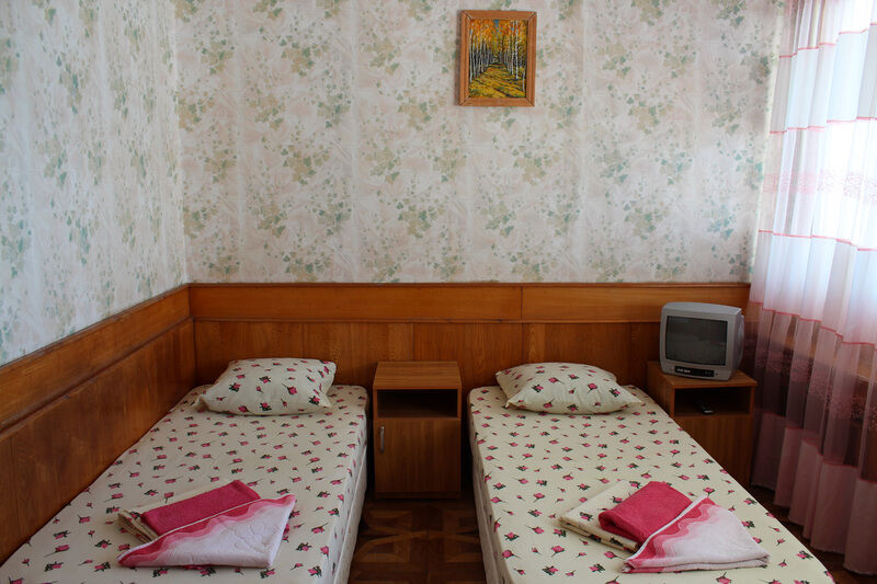 Люкс 4-местный 3-комнатный (вид на море)