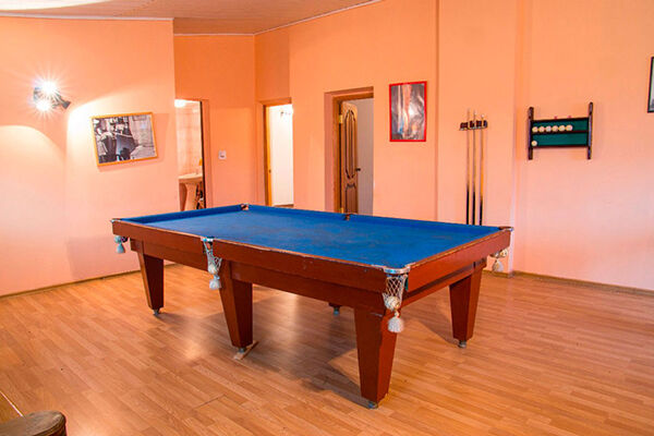 Коттедж Восточный 20-местный (№ 8 с сауной и бильярдом)