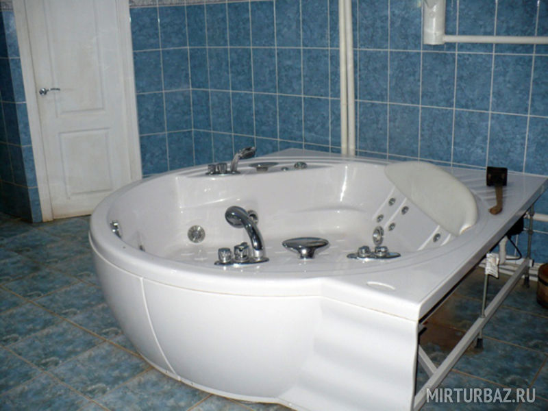 комната отдыха с джакузи