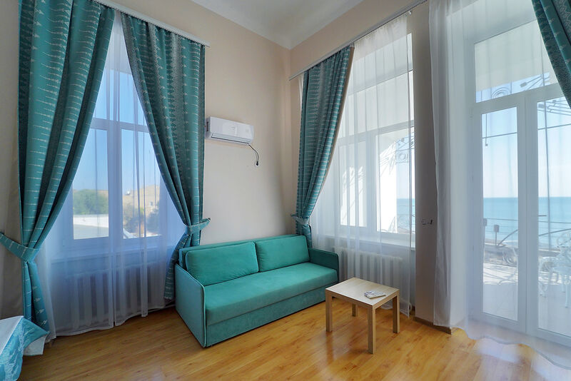 Люкс 2-местный 1-комнатный (с балконом и видом на море №7) (7)