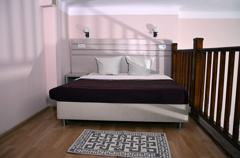 Семейный 3-местный 2-уровневый (с видом на море без балкона №3) (7)